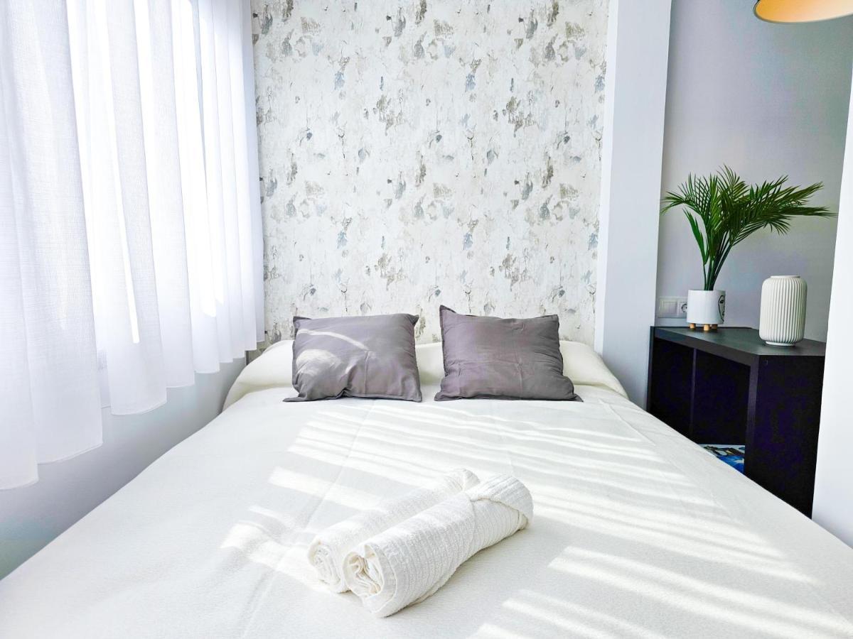 Estudio Vip Mediterraneo - Alojamientos La Torre Torre Del Mar Dış mekan fotoğraf