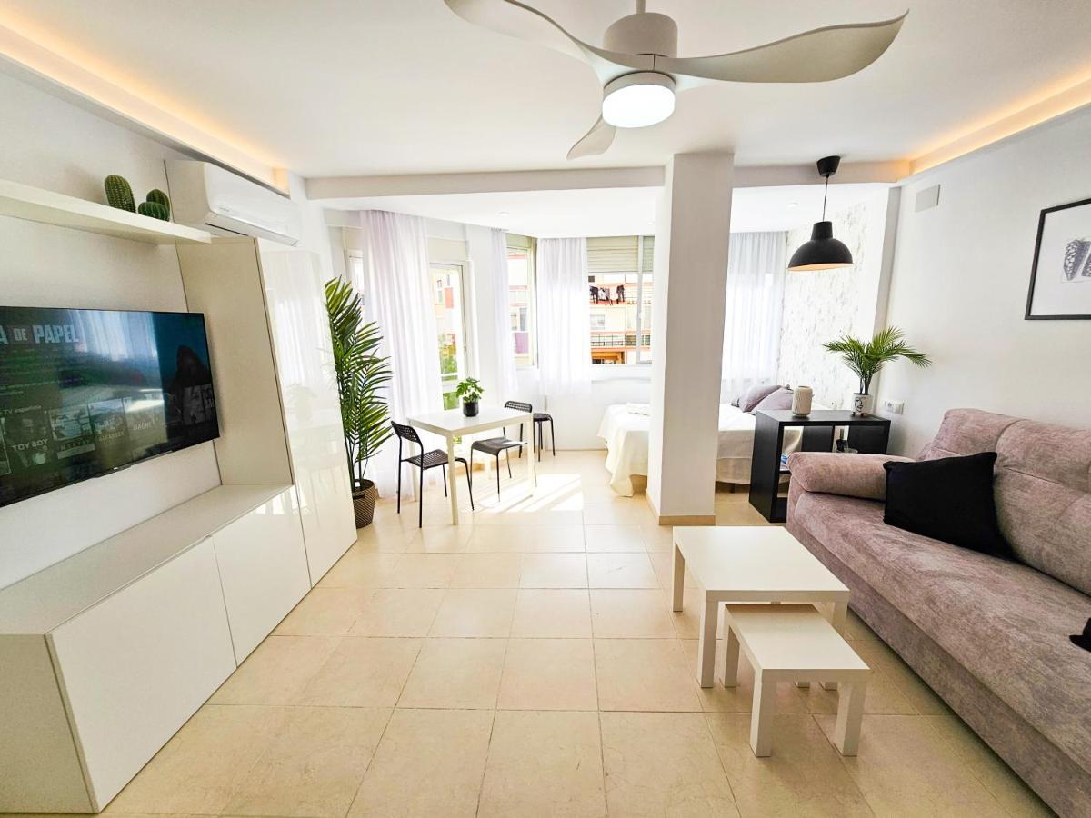 Estudio Vip Mediterraneo - Alojamientos La Torre Torre Del Mar Dış mekan fotoğraf